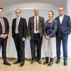 Die Strategischen Partner von S-GE am CEO-Roundtable: (v.l.n.r.) Andreas Gerber (Credit Suisse), Christian Wyss (Swiss), Gastgeber Daniel Küng (S-GE), Marina Bartetzko (Asendia), Dieter Gosteli (Axa Winterthur) 