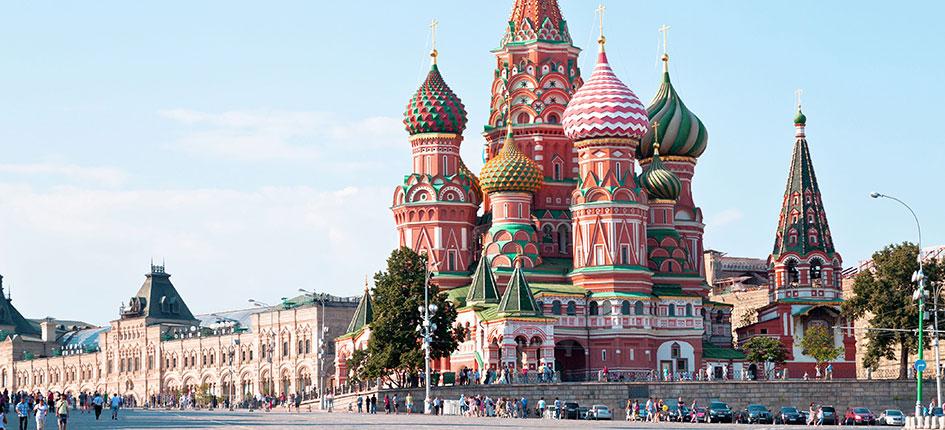 Piazza Rossa e Cattedrale di San Basilio a Mosca, in Russia