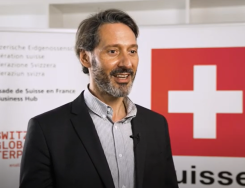 Sébastien Badault 称赞道：“在瑞士，人们理解加密技术试图实现的目标。”  