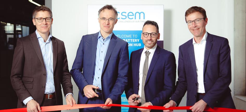 Inauguration of the Battery Innovation Hub (from left to right) : Alexandre Pauchard (CSEM, CEO), Andreas Hutter (CSEM, Group Leader Energy Systems), Andrea Ingenito (CSEM, Group Leader Sustainable Energy) and Pierre-Alain Leuenberger (Cantonal Bank of Neuchâtel, General Manager)