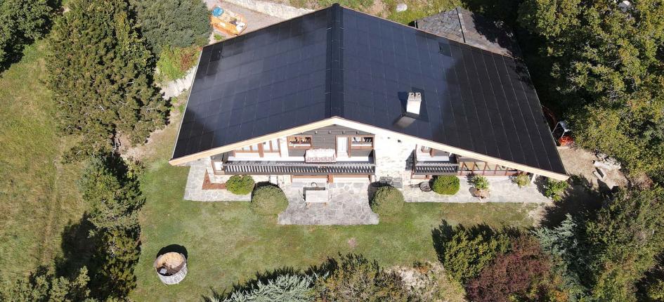 Solar roofs from Megasol also protect against hailstones with a diameter of 5 centimeters. Image provided by Megasol