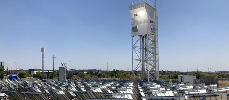 Cemex and Synhelion have produced the first solar clinker on the solar tower of the IMDEA Energy research center in Spain.
