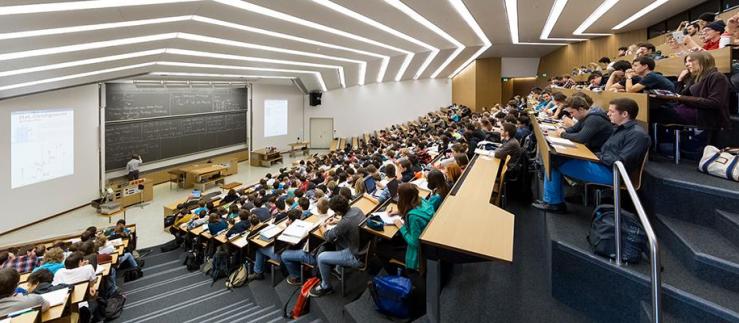 スイス連邦工科大学の講堂