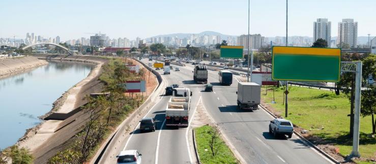 Verkehrsachse São Paulo, Brasilien (Strassenverkehr)