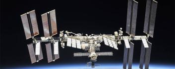 Forschende experimentieren auf der ISS mit Beton.
