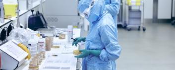 製薬やバイオテクノロジー分野の企業による研究開発への投資が増加。©Novartis