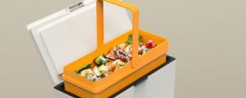 FreezyBoy ist ein funktionaler Komposteimer für die Küche, der den Küchenabfall auf -5 °C kühlt.